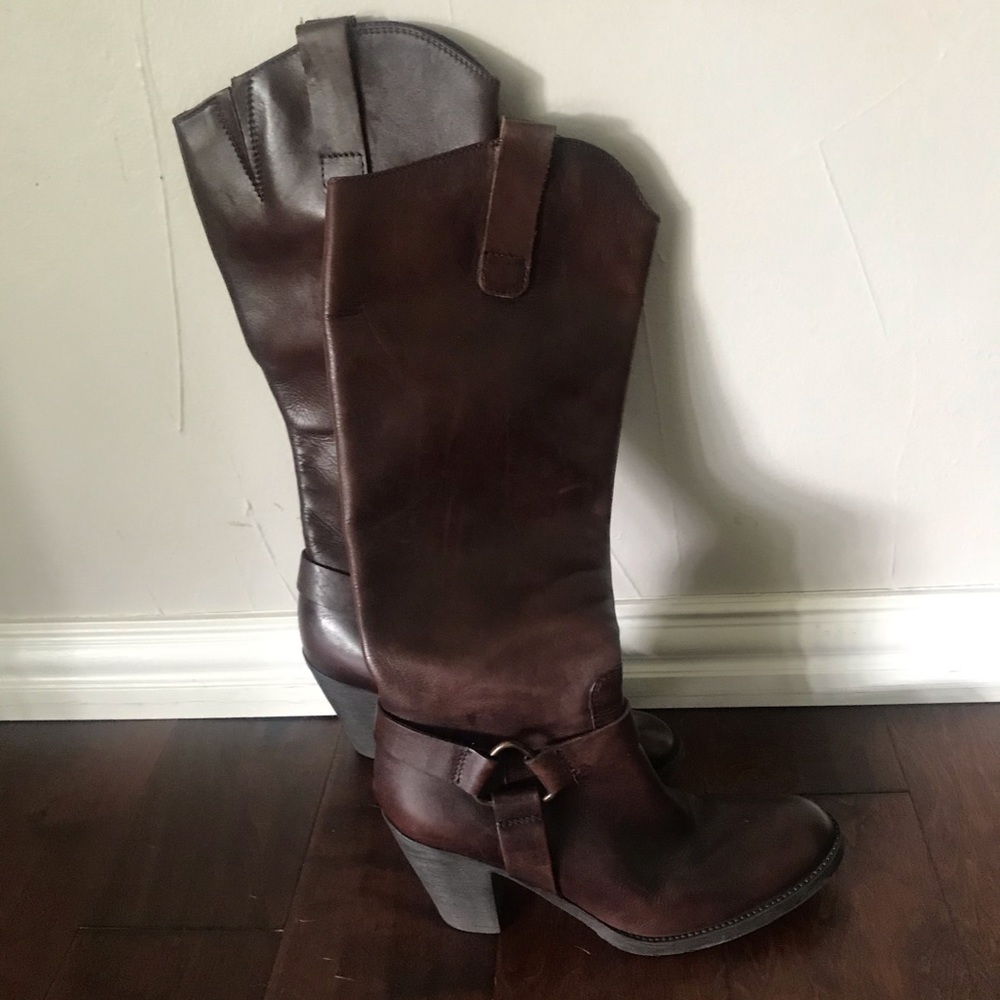 TYPE Z brown leather boots